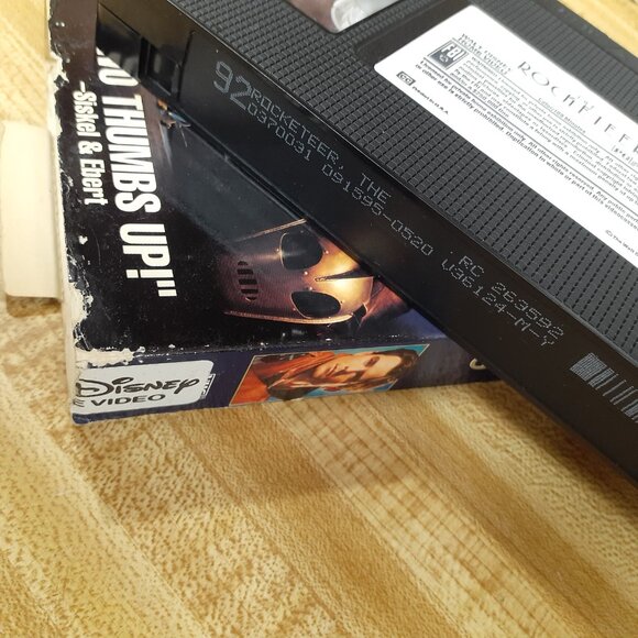 The Rocketeer 1992 VHS Disney Dave Stevens Alan Arkin Jennifer Connelly Cult VTG - Picture 8 of 8